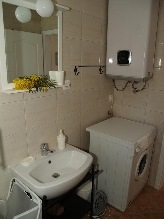 Ribarska Kuca Romana Premantura Zimmer foto